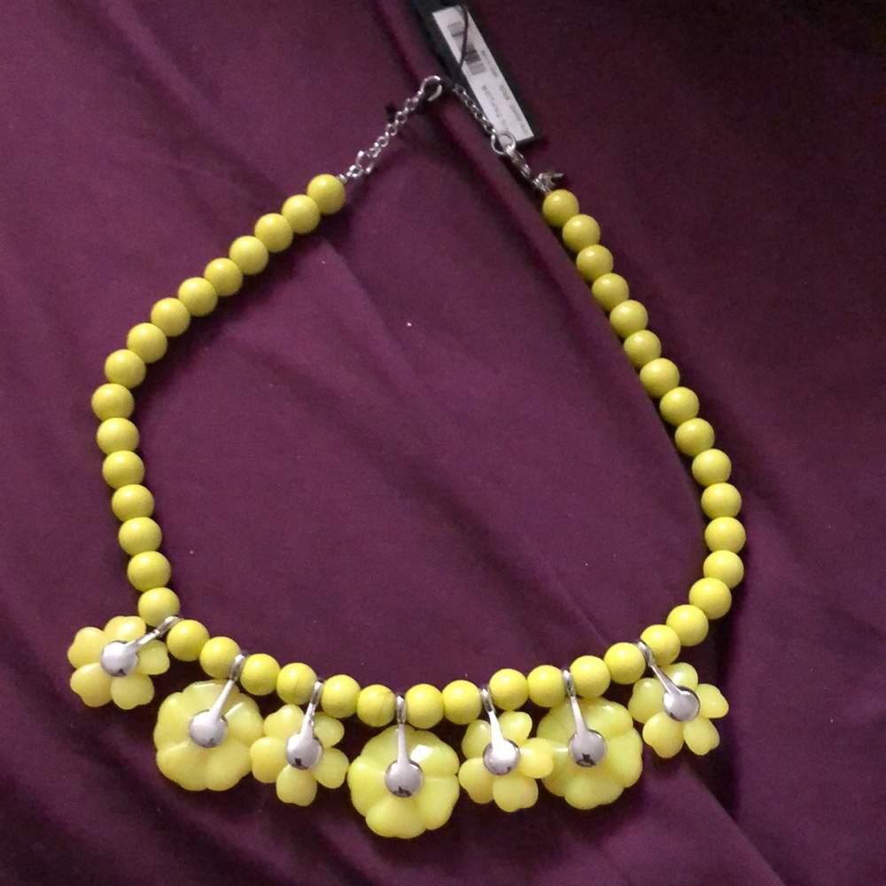 ANN TAYLOR Lime green floral accent necklace NWT - Picture 3 of 3